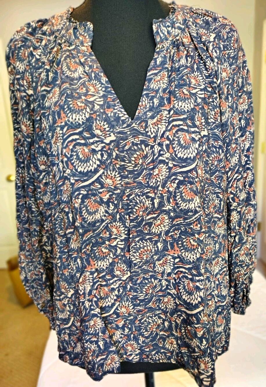 Faherty Brand Blue Floral V-Neck Viscose Blouse Top Women's Size Large 2022